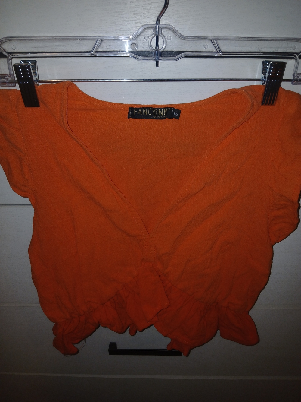 Fancyinn Orange V-Neck Ruched Hem Crop Top